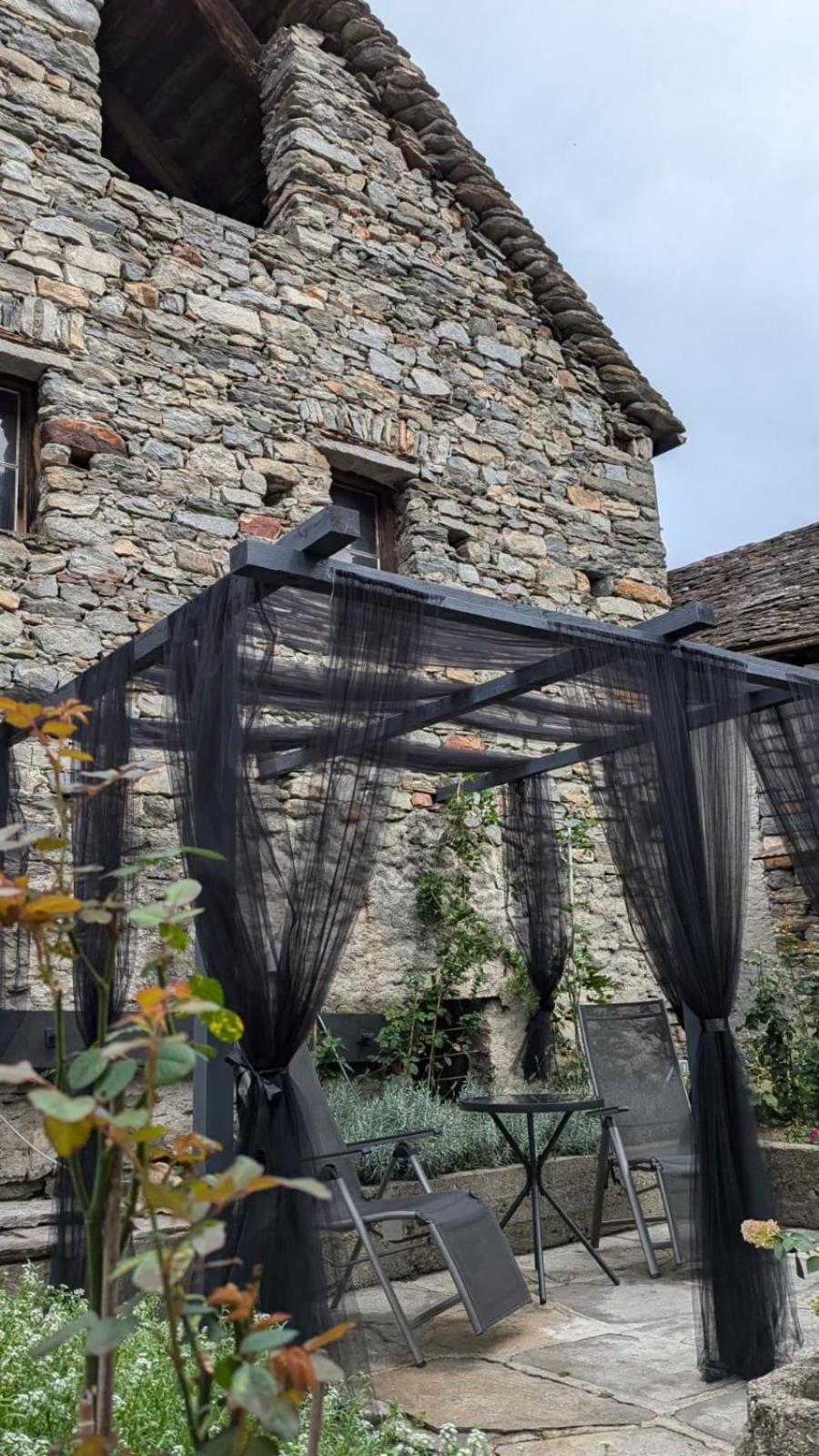 La Via Del Sale Accommodations Holidays Domodossola Bagian luar foto