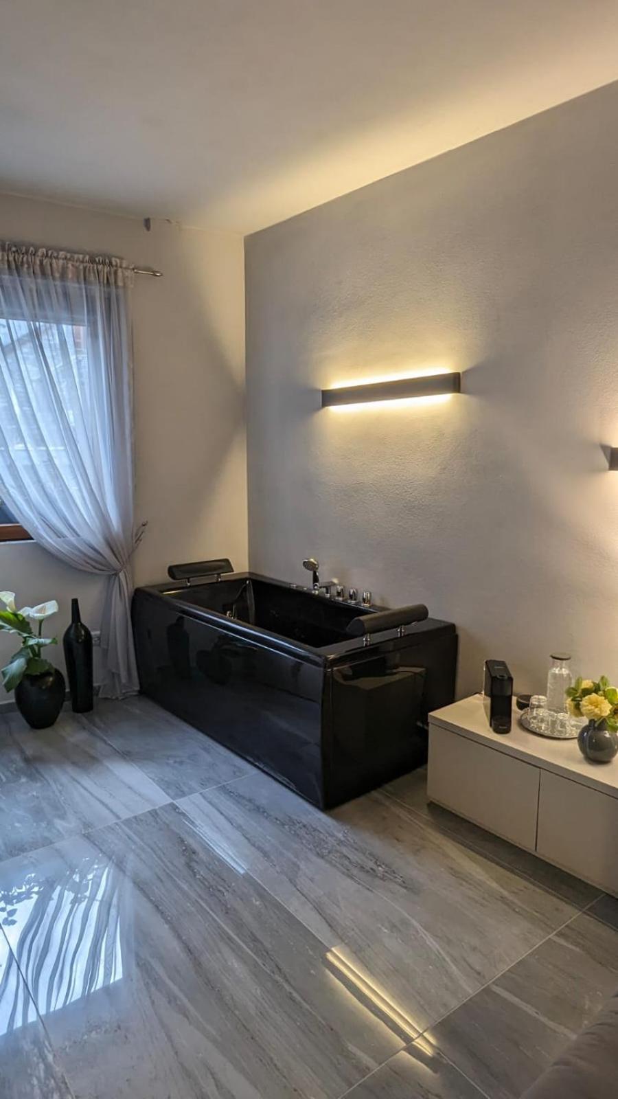 La Via Del Sale Accommodations Holidays Domodossola Bagian luar foto