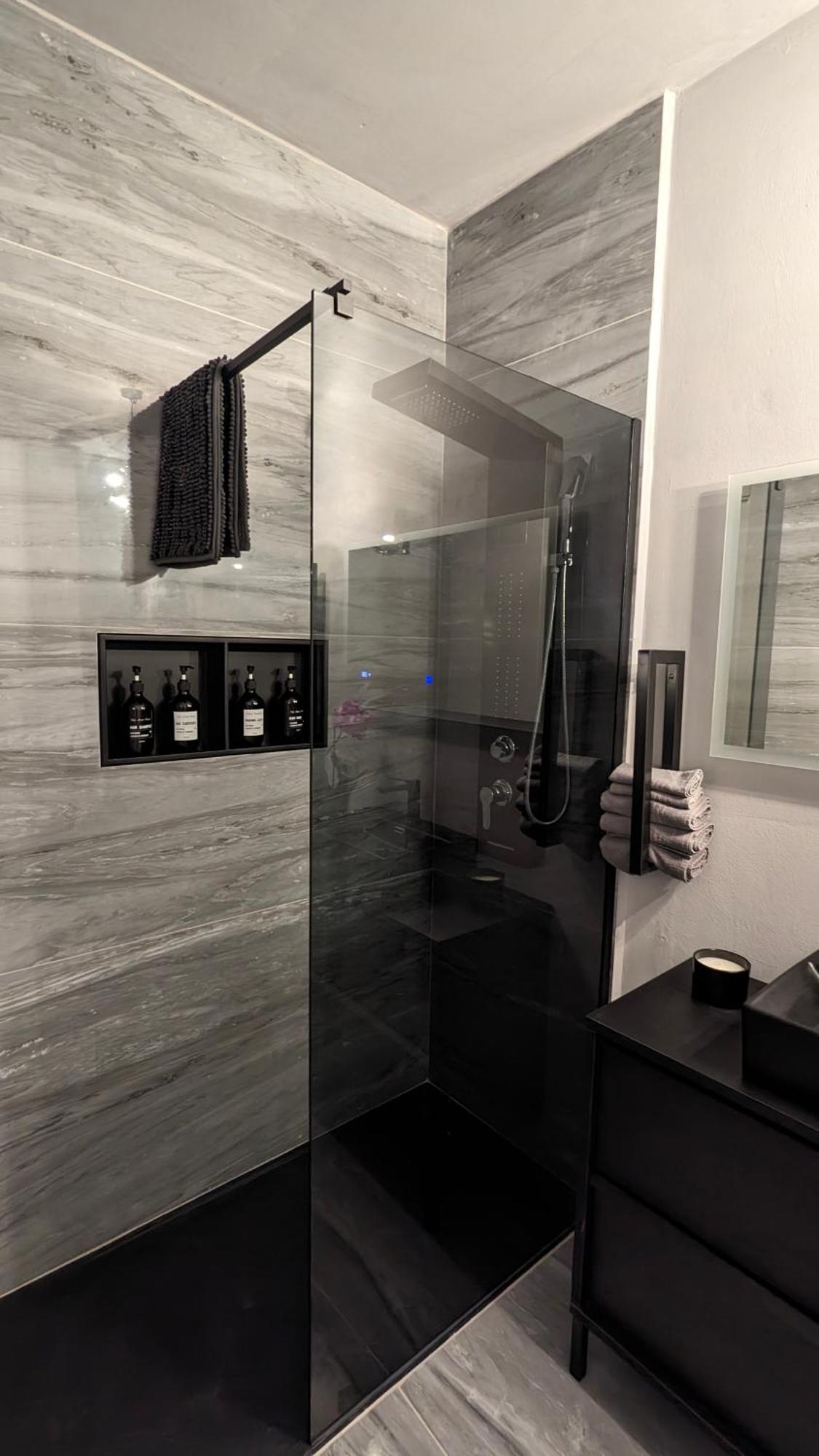 La Via Del Sale Accommodations Holidays Domodossola Bagian luar foto